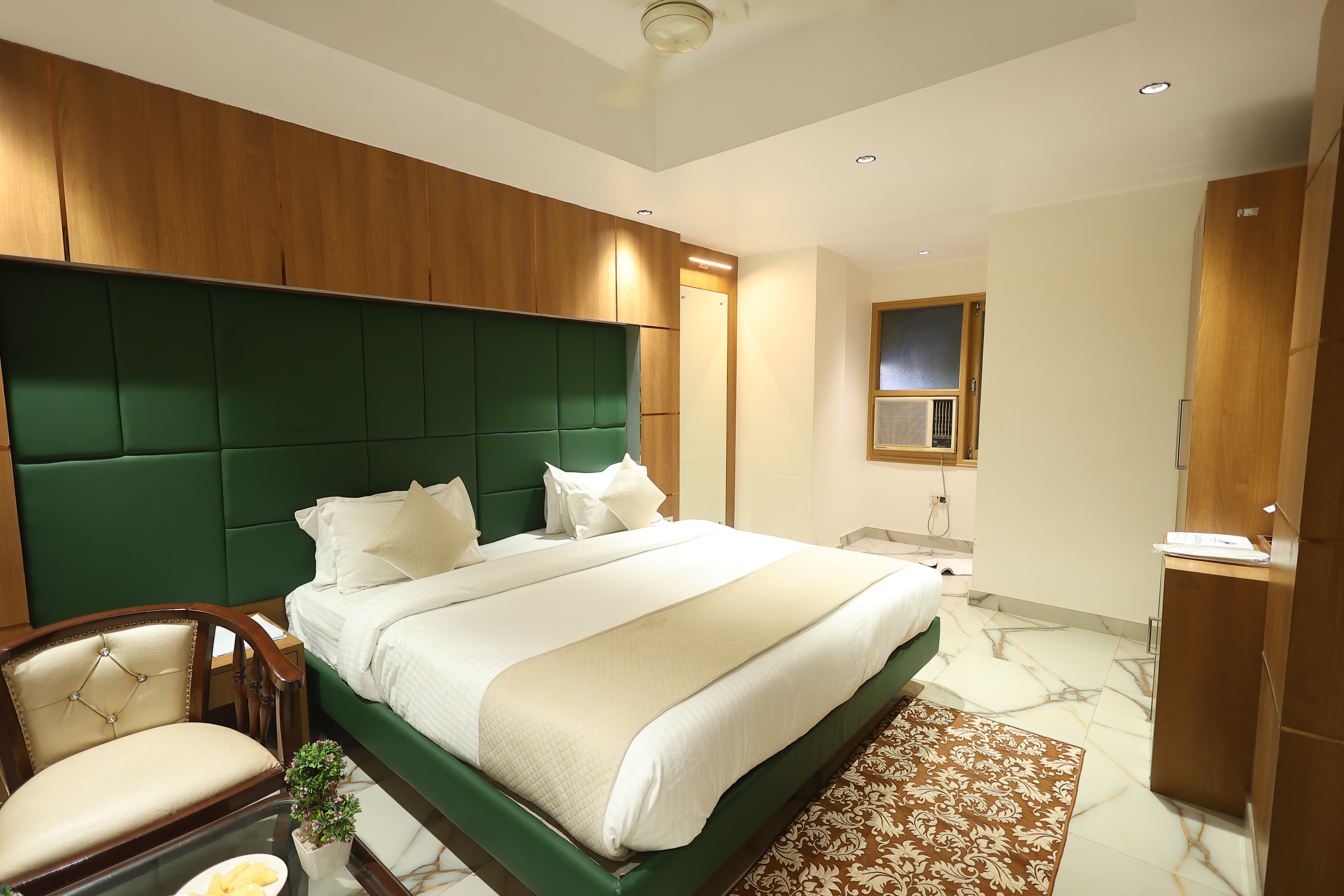 Deluxe Room 5