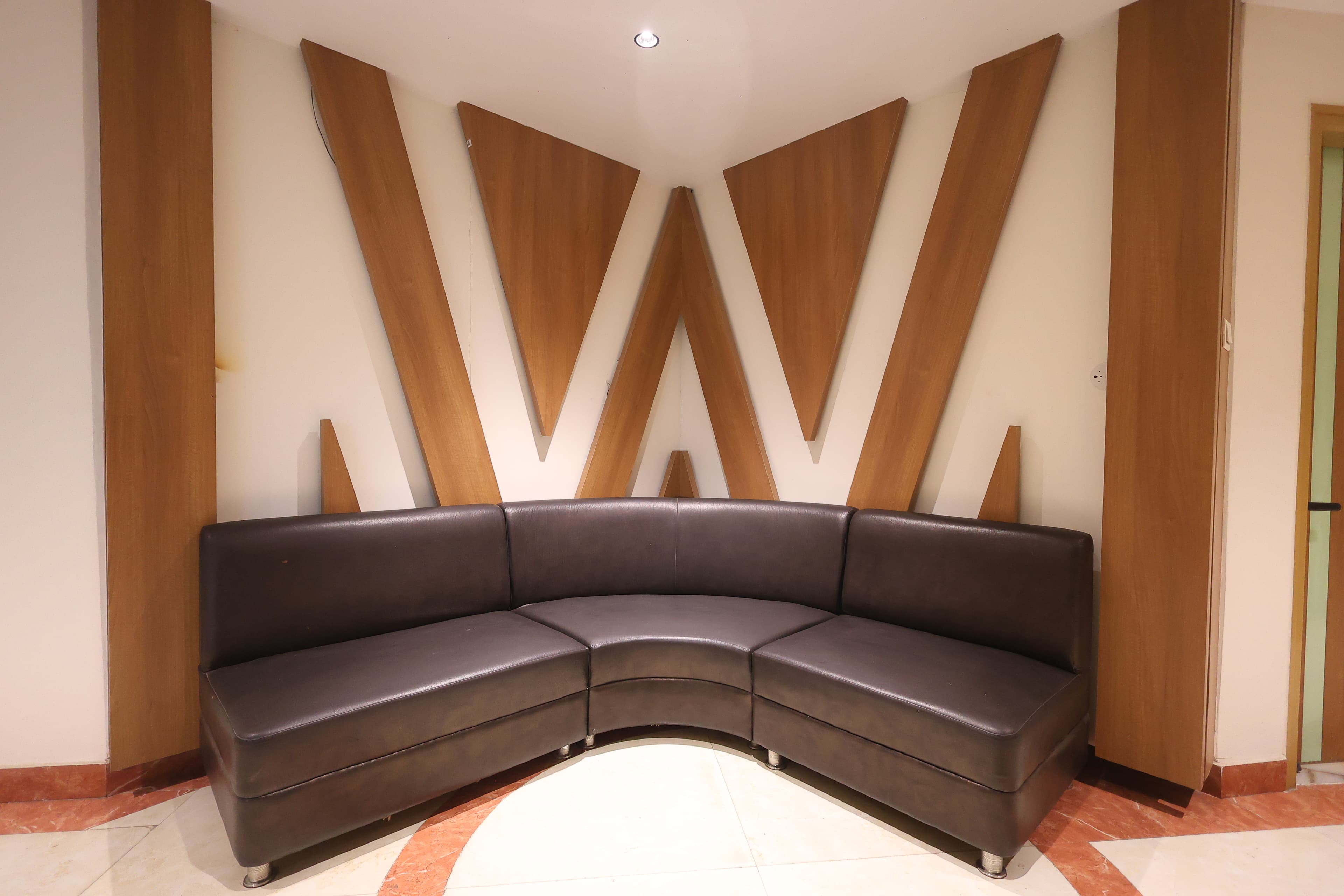 Hotel Gallery 27