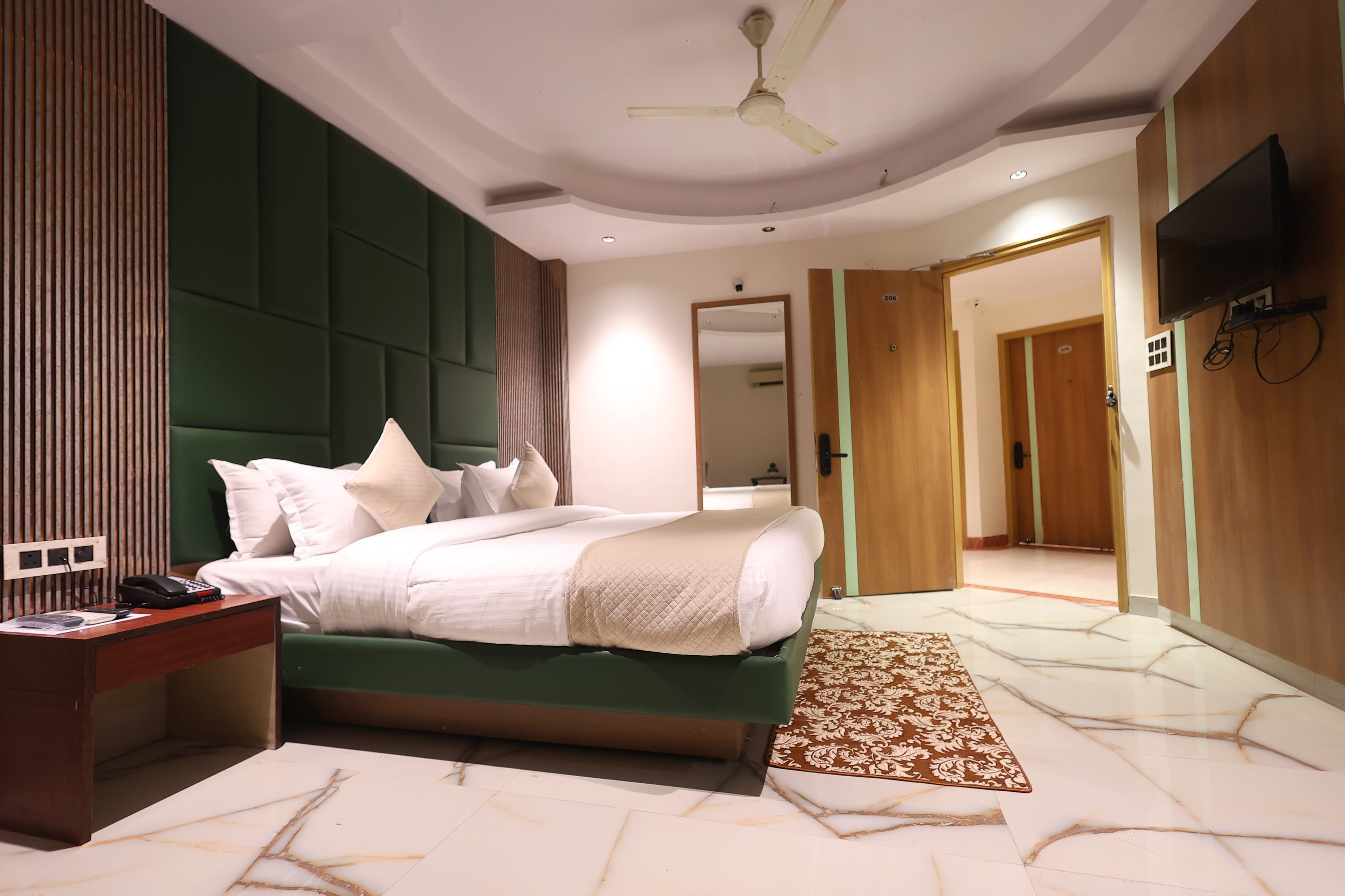 Hotel Gallery 52