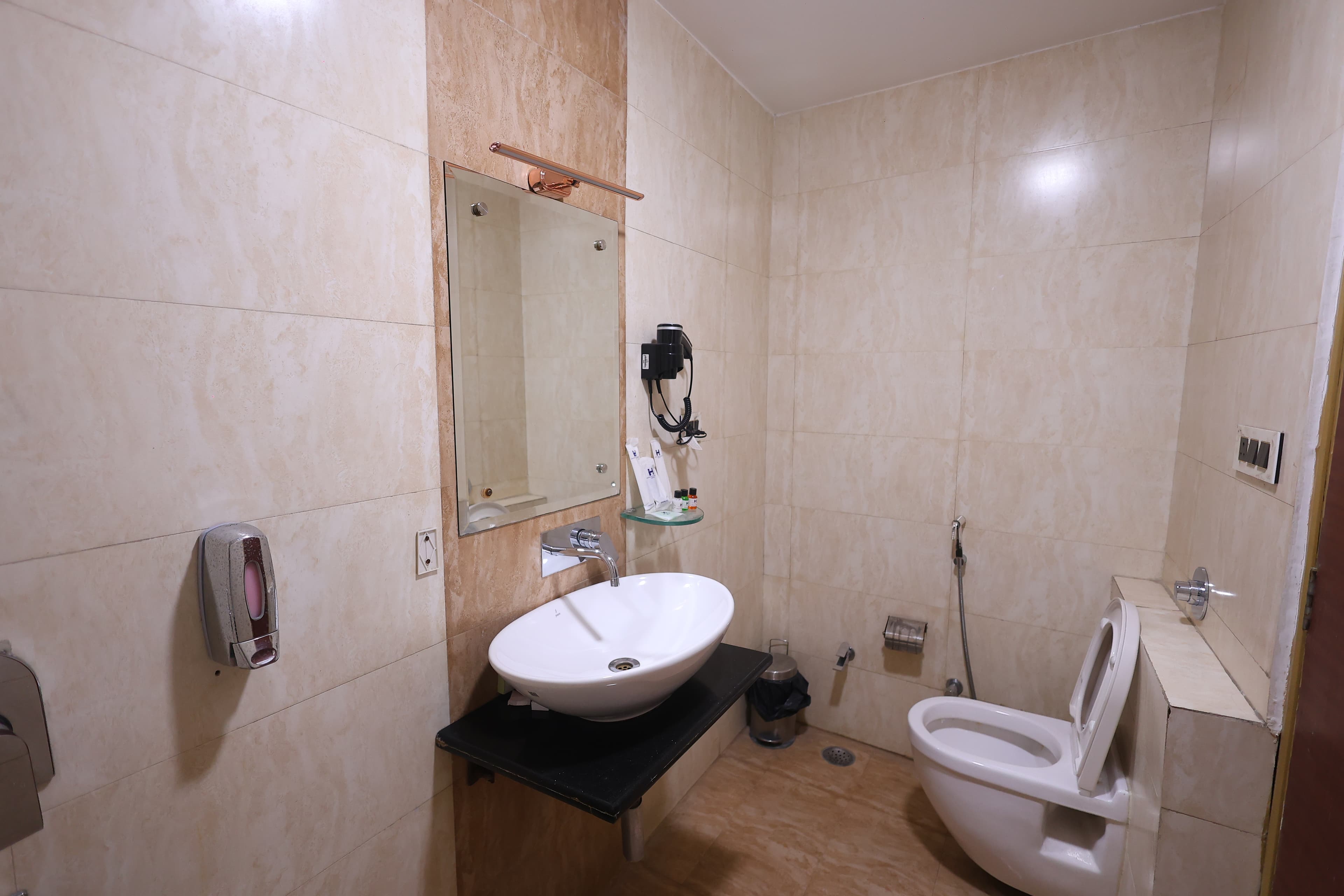 Hotel Gallery 66