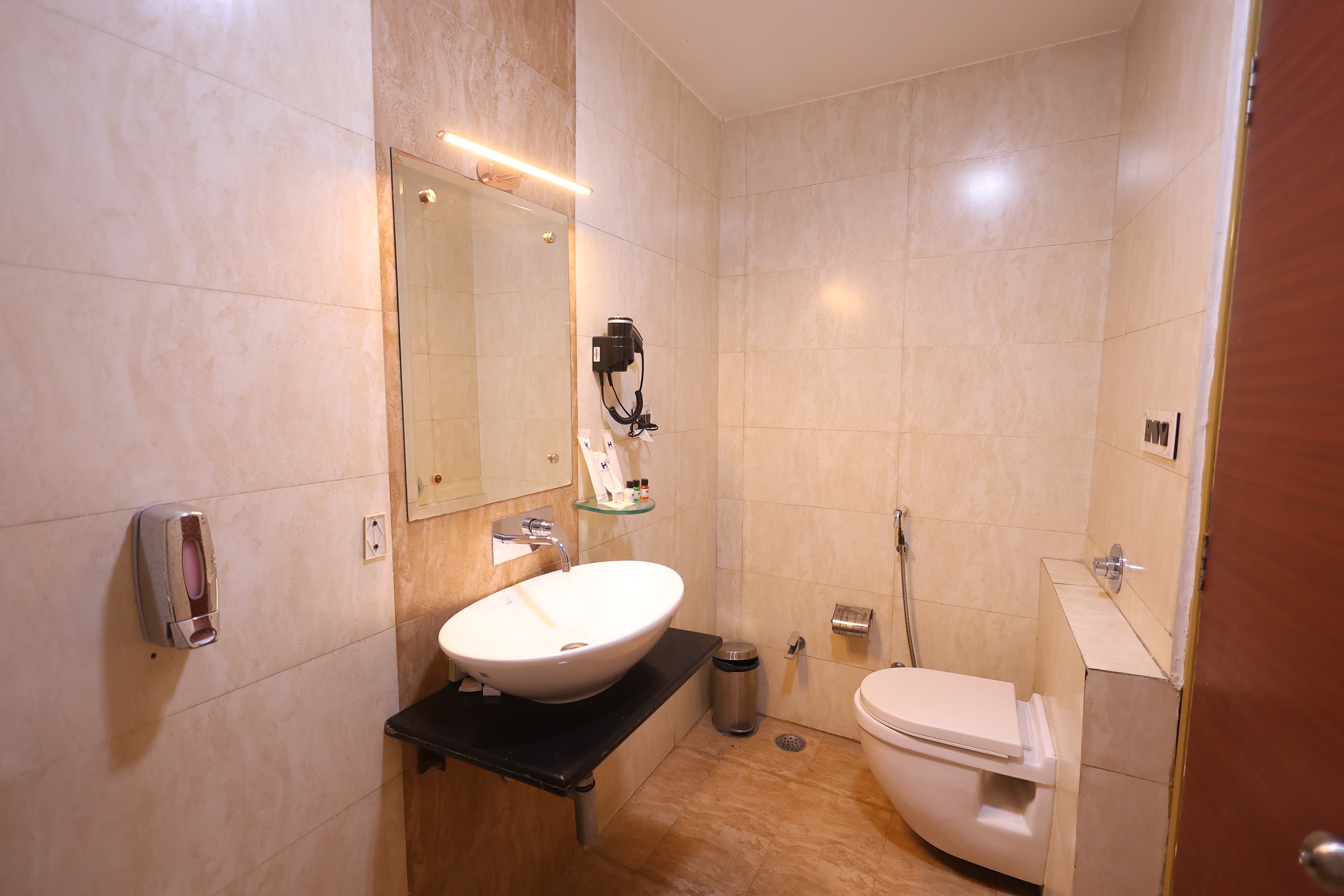Hotel Gallery 71