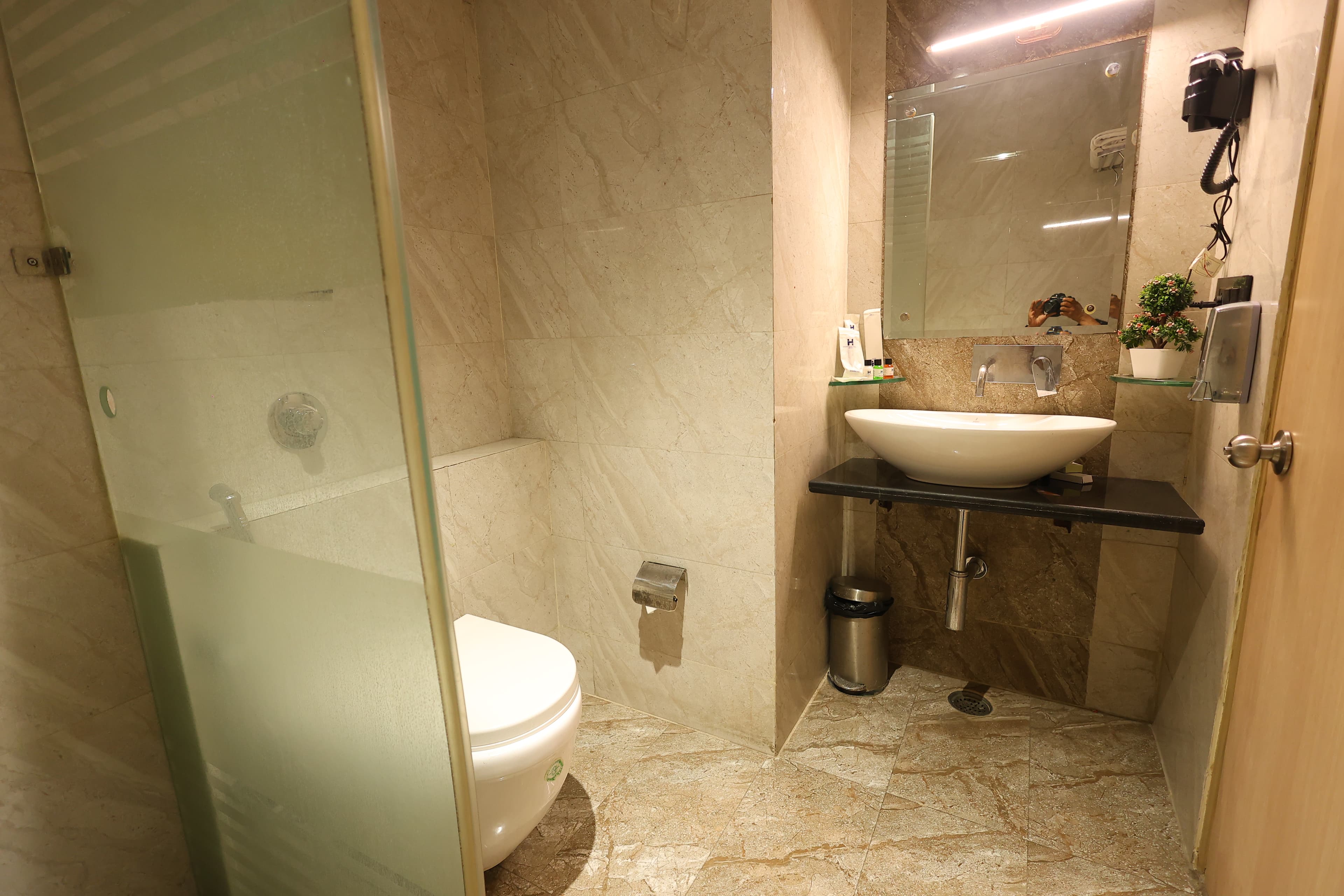Hotel Gallery 127