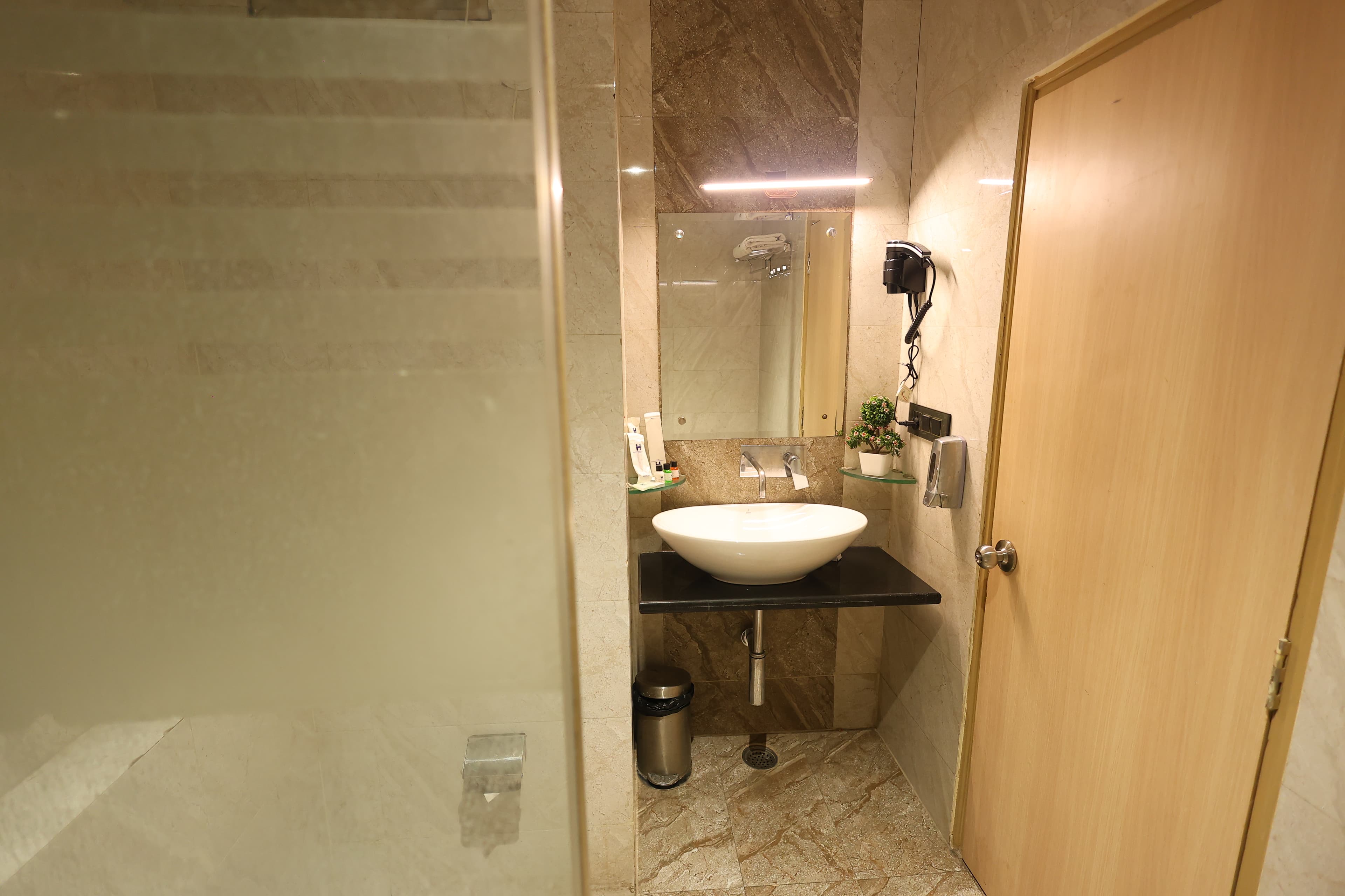Hotel Gallery 128