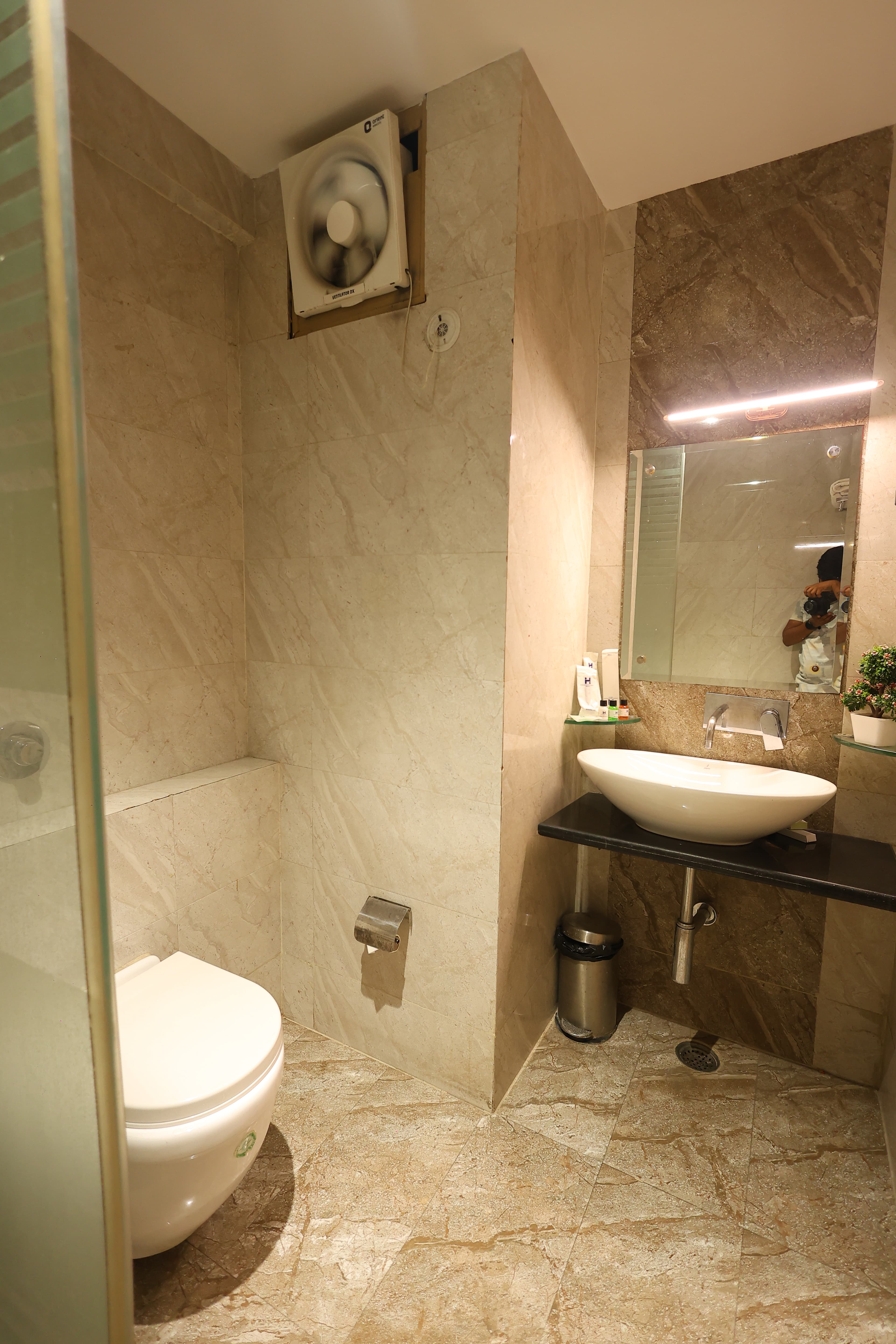 Hotel Gallery 129